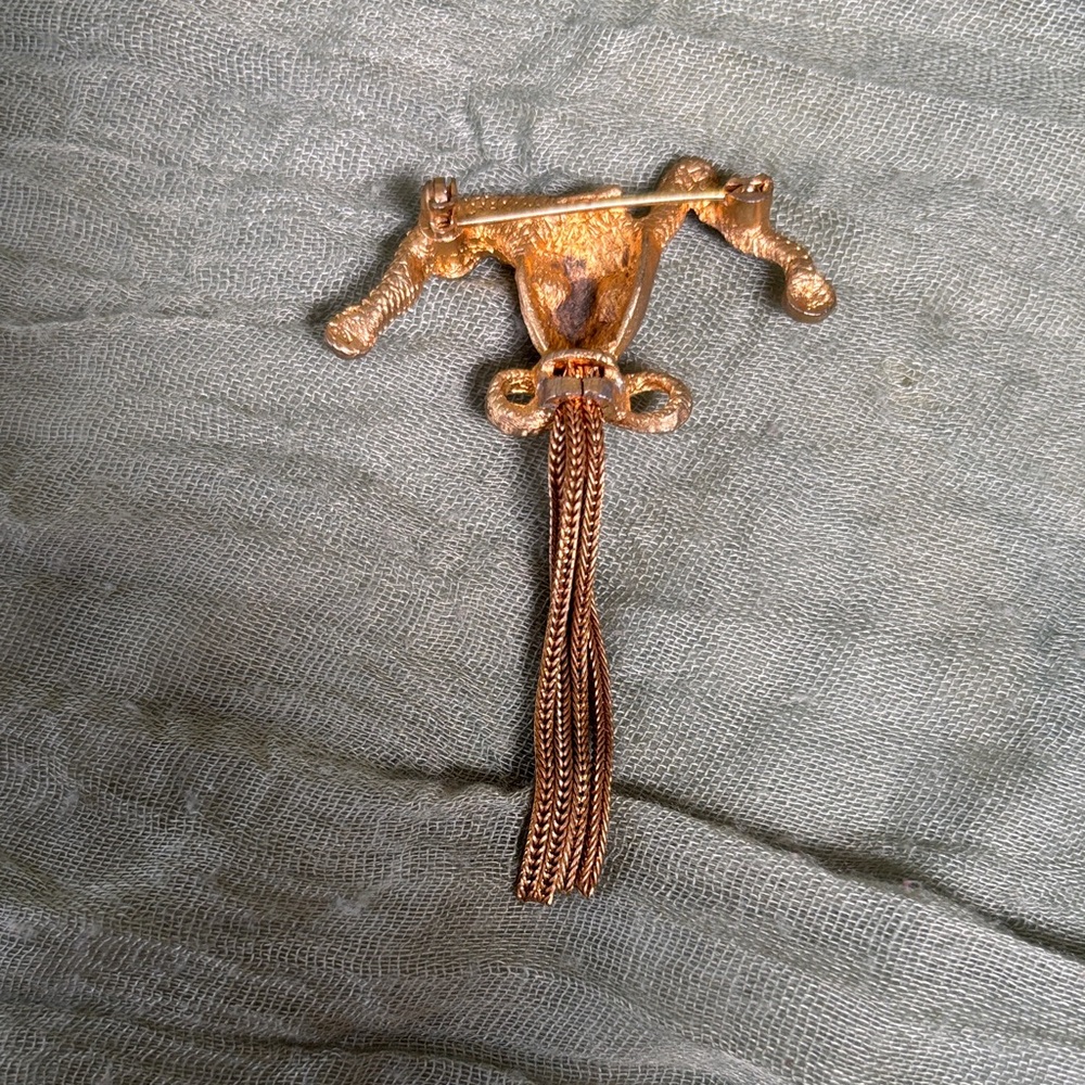 Vintage Gold Jester Brooch - Picture 4 of 5